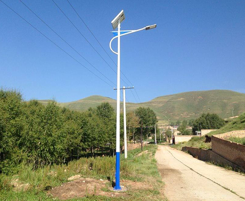 安博·app官网首页与普通中杆路灯之间的区别